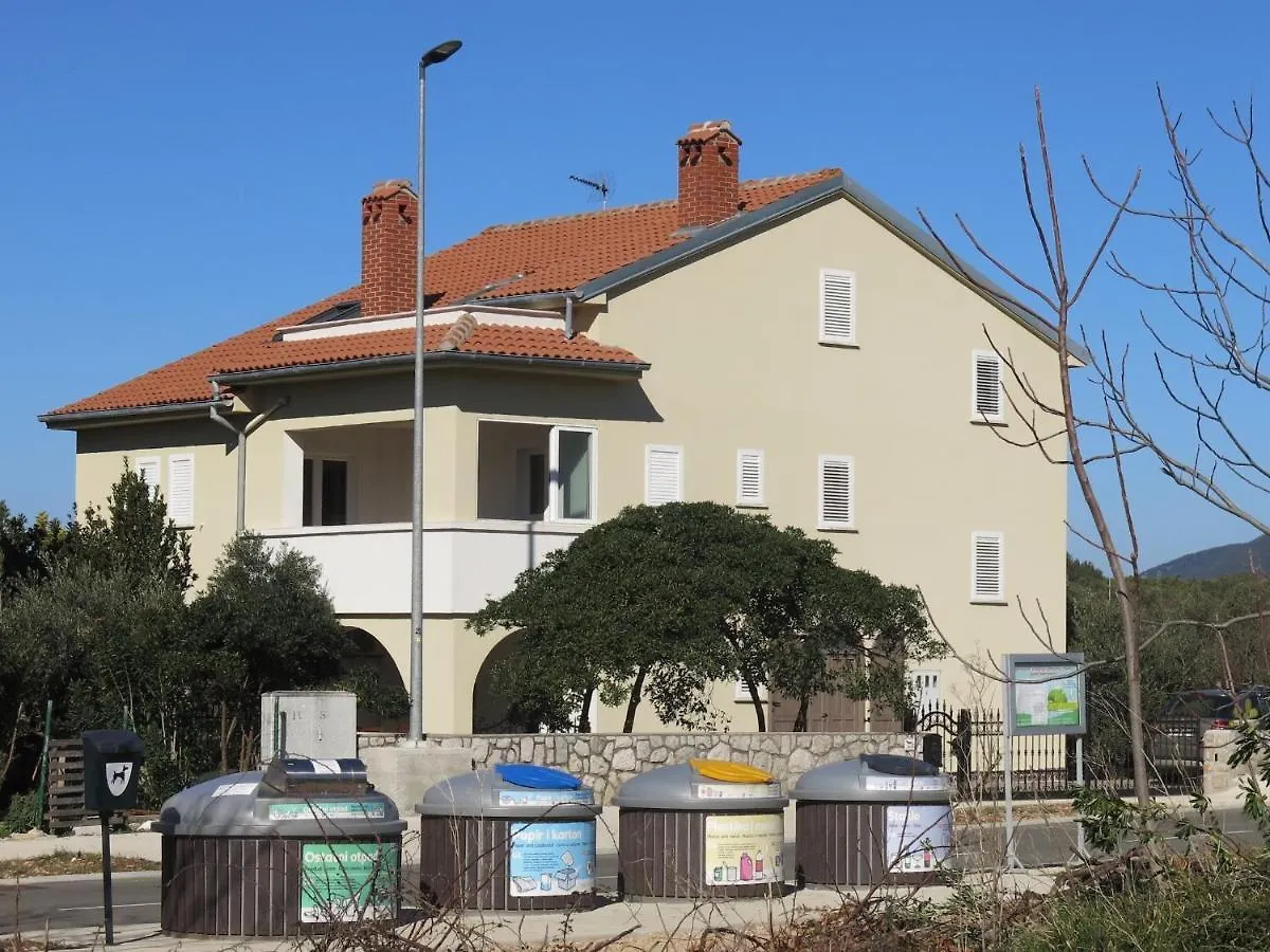 Apartments Rea Cres
